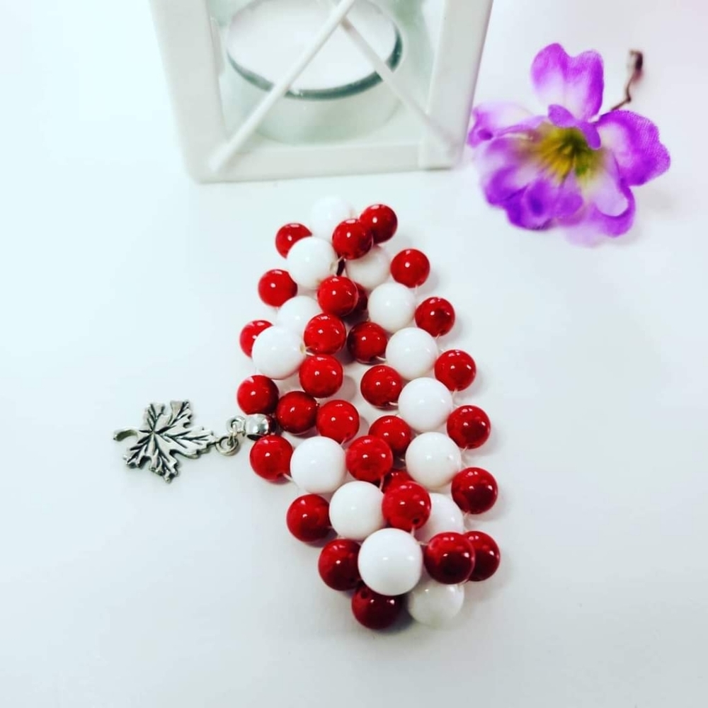Coral and agate bracelet/Maple Leaf Charm